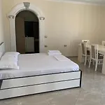 Luxury Villa Oasis Апартаменты Ксамил