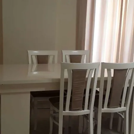 Apartment Taulanti *