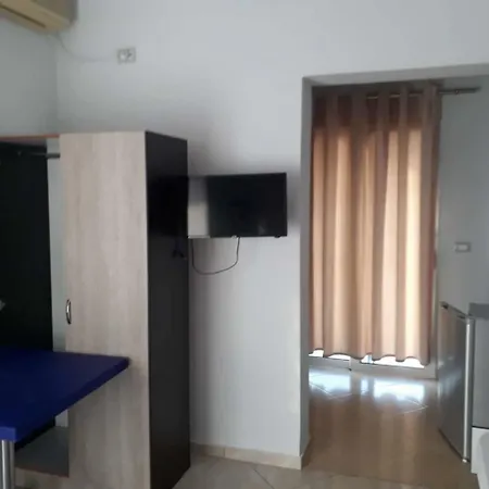 Apartment Taulanti *